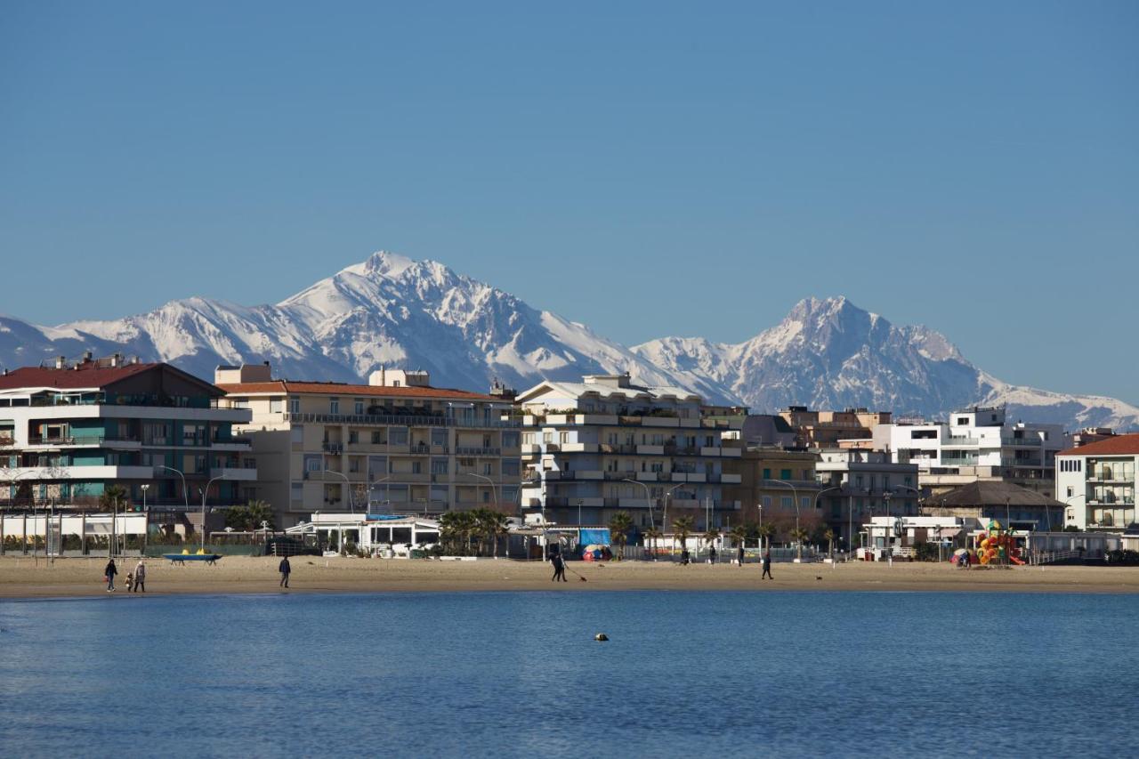 "Casa Incantevole" Fronte Mare Pescara - Appartamento Via Buozzi Exterior photo
